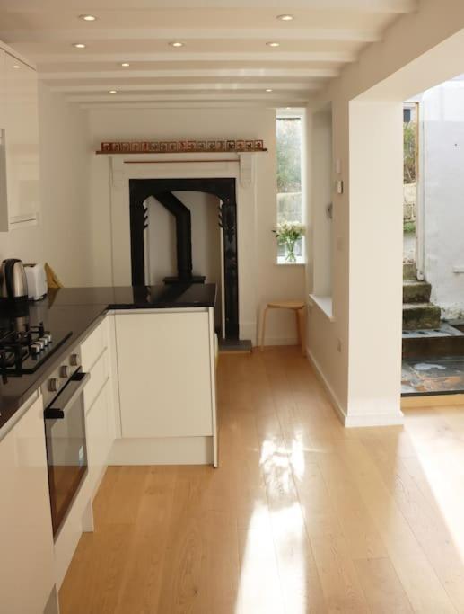 Beautiful And Contemporary Cornish Townhouse In Penzance Villa Екстериор снимка